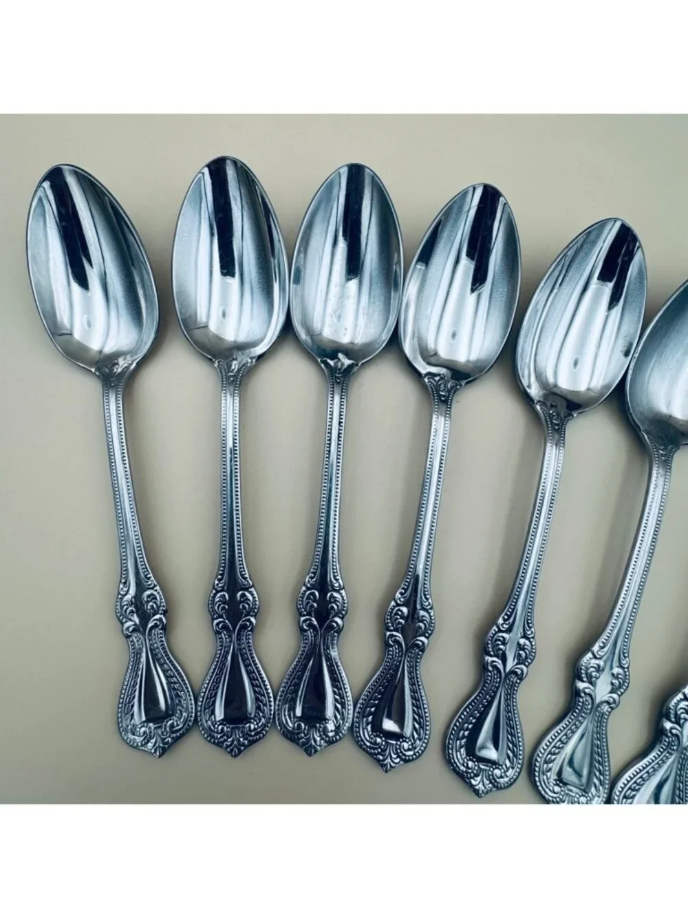 Set Of 8 Towle OLD COLONIAL 18/10 Stainless Place Oval Soup Spoons